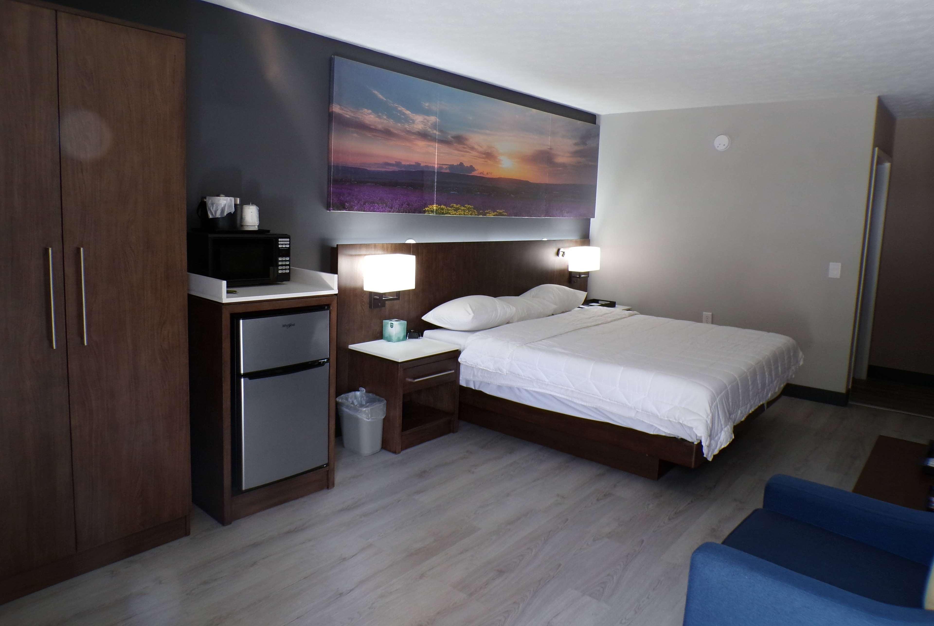 Luxor Inn and Suites, a Travelodge by Wyndham 13/23