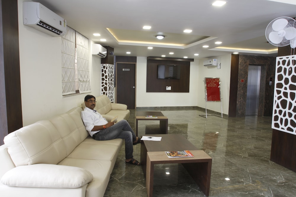 Hotel Mercury Residency 14/22