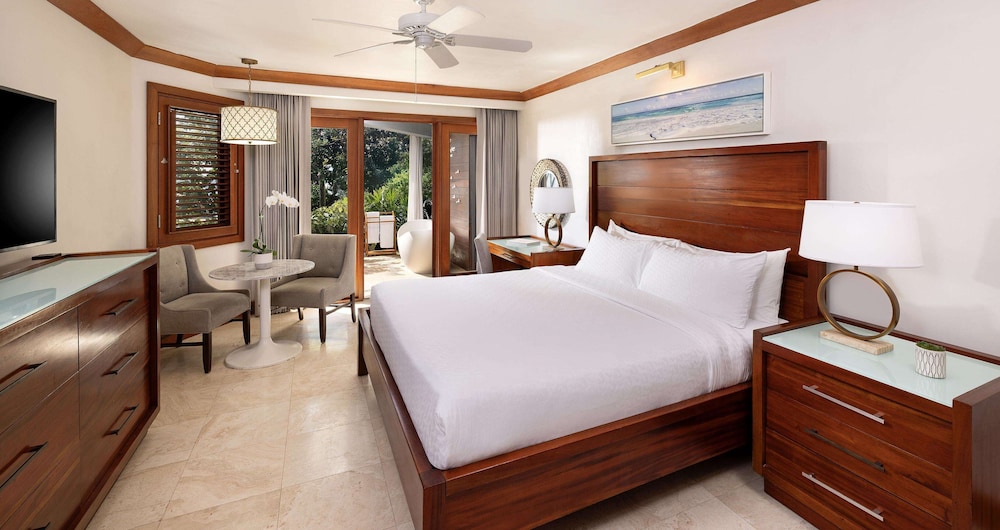 Grand, Longshore, Luxury, King Bed, Beach Front, Balcony, Bathtub, Club Floor