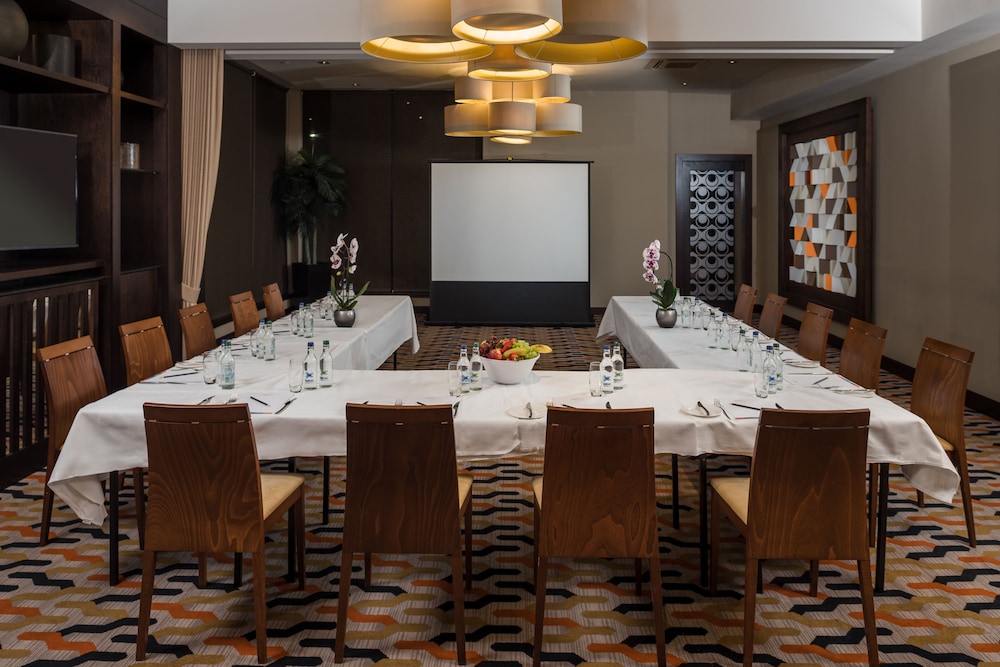 Radstone Hotel 36/50