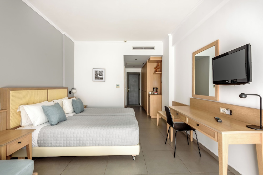 Superior, Double and Twin Beds, Mountain or Street View