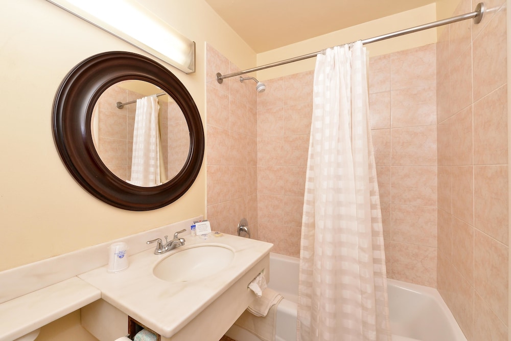 Americas Best Value Inn Austinburg 11/19