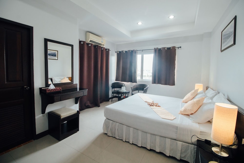 DELUXE, DOUBLE BED