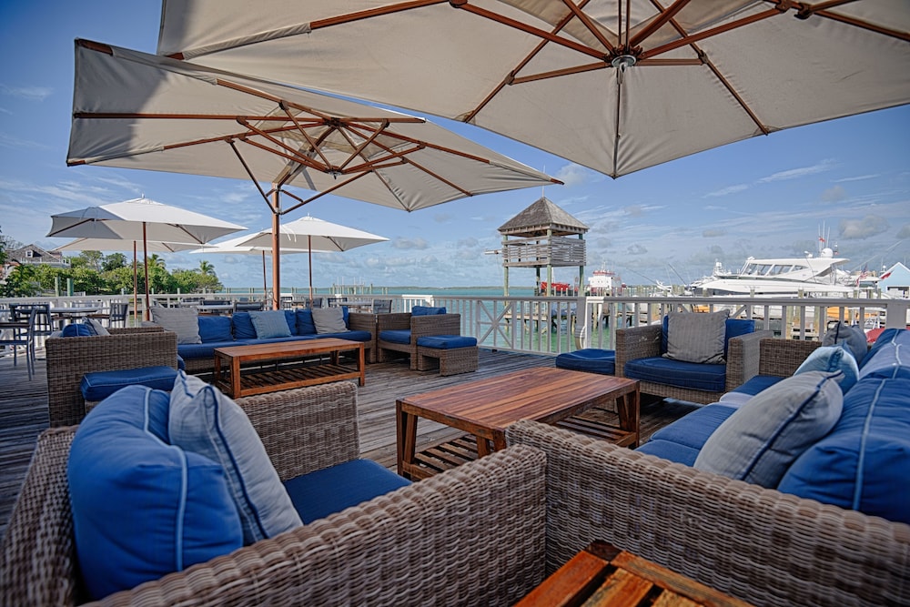 Valentines Resort &amp; Marina 40/66