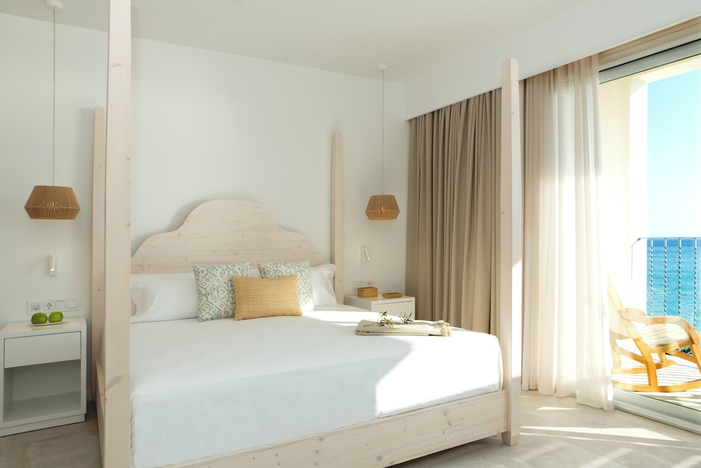 Junior Suite, Studio, King Bed, Balcony