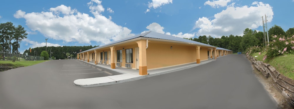 Days Inn by Wyndham DeFuniak Springs 2/19
