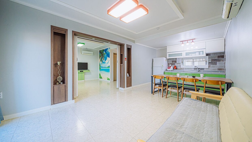 Geojerowa Pension 37/50