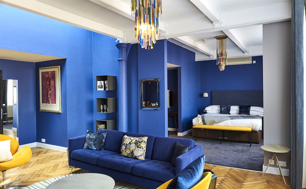 Abode Manchester 48/67