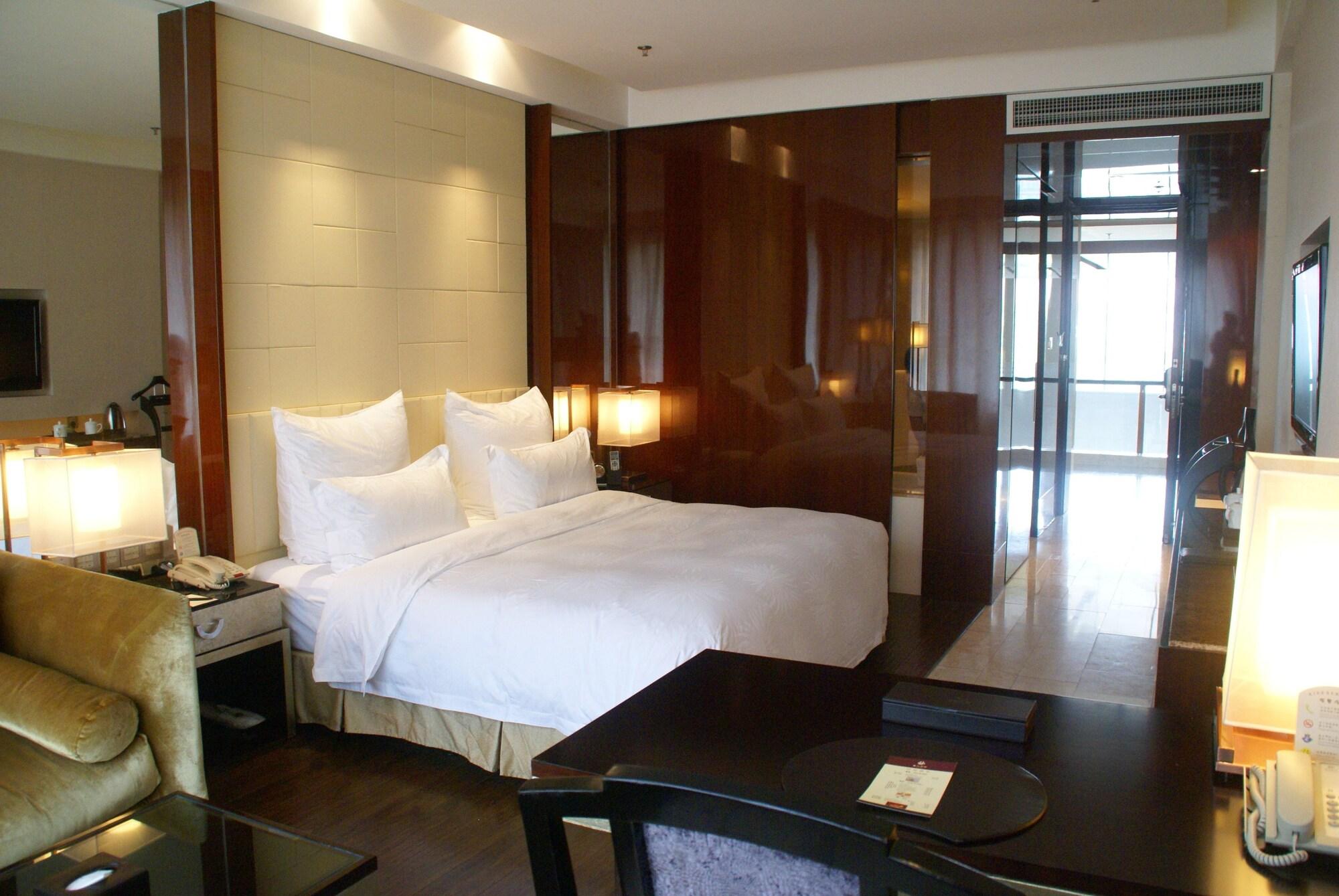 Madison Hotel Xi'an Qujiang International Convention Center TV Tower 5/8
