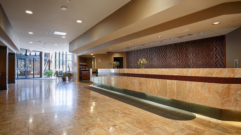 Lobby at Oshkosh Waterfront Hotel & Conference Center, OSHKOSH - WI