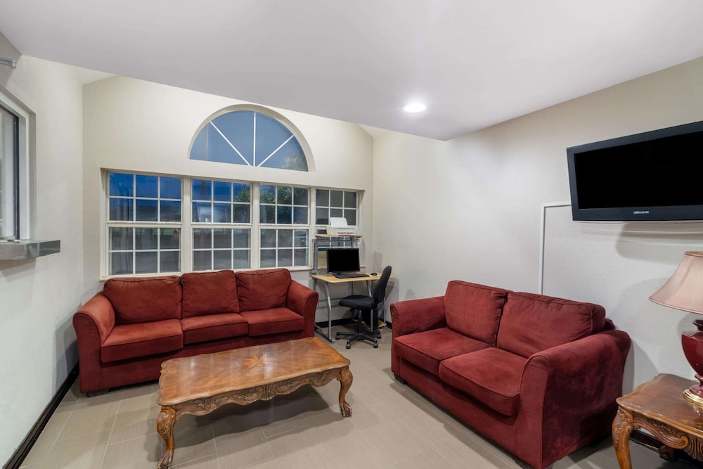 Microtel Inn And Suites Savannah Pooler 26/34