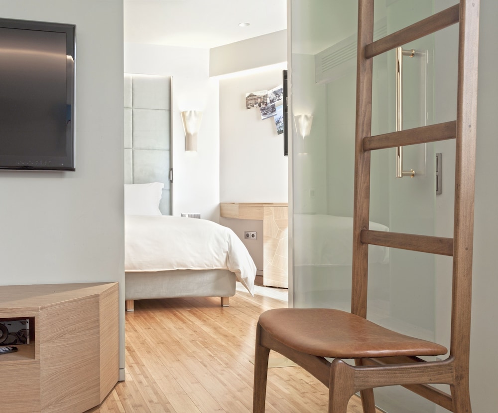 New Hotel 38/61