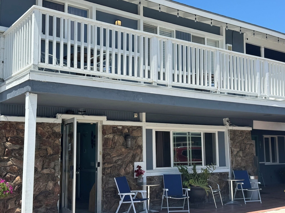 Shores Inn 1/50