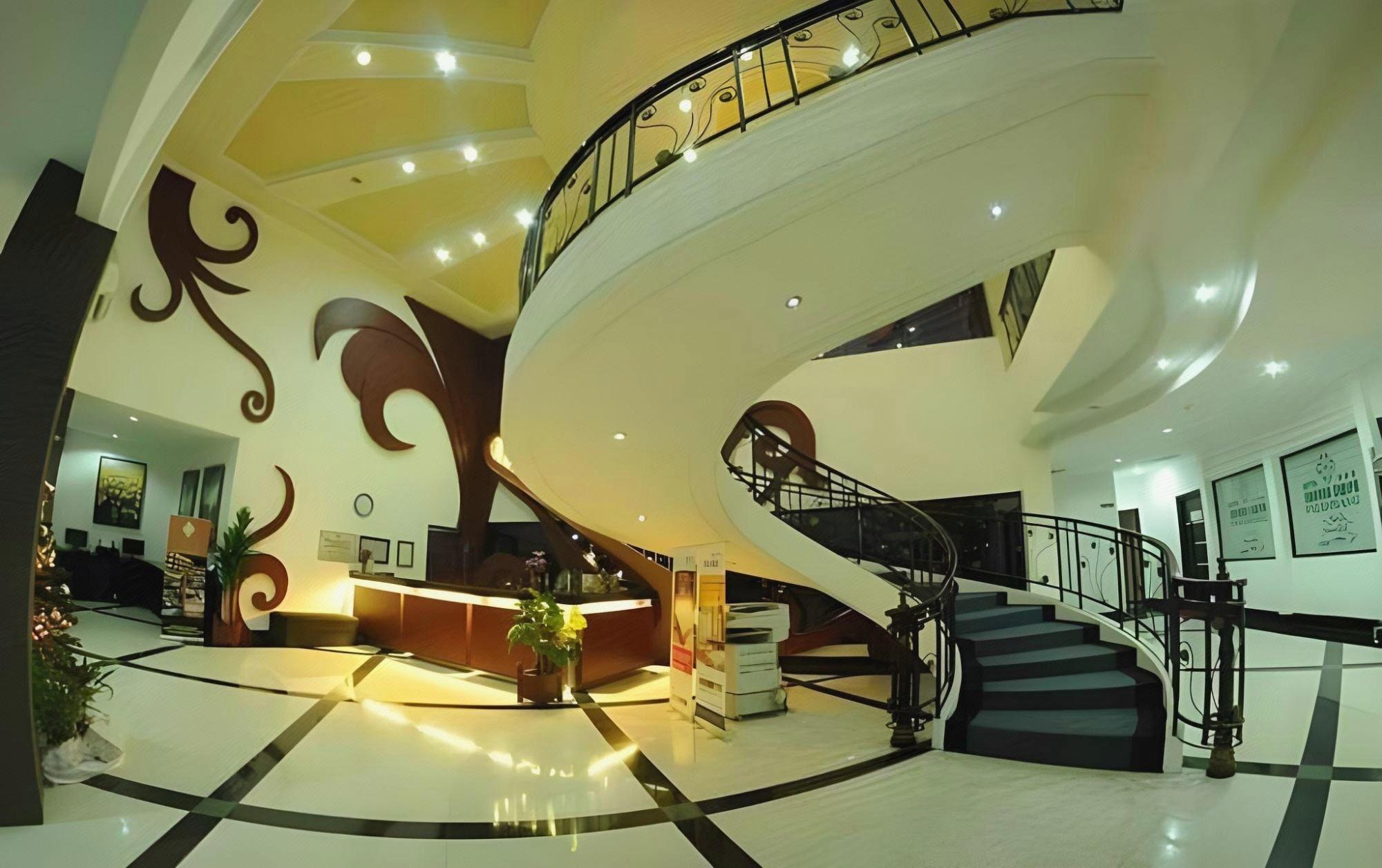 Swarna Dwipa Hotel 34/54