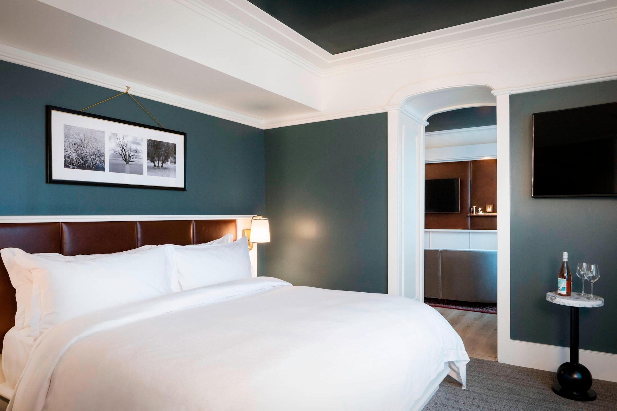 Suite, King Bed