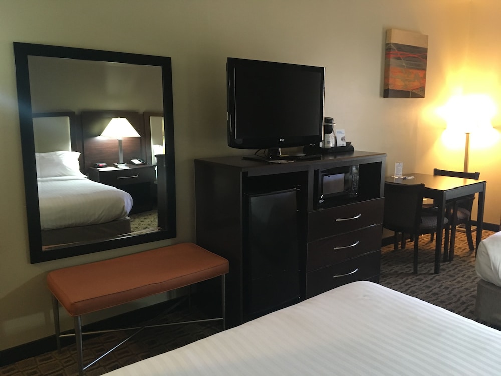 Holiday Inn Express Suites Albemarle 22/51
