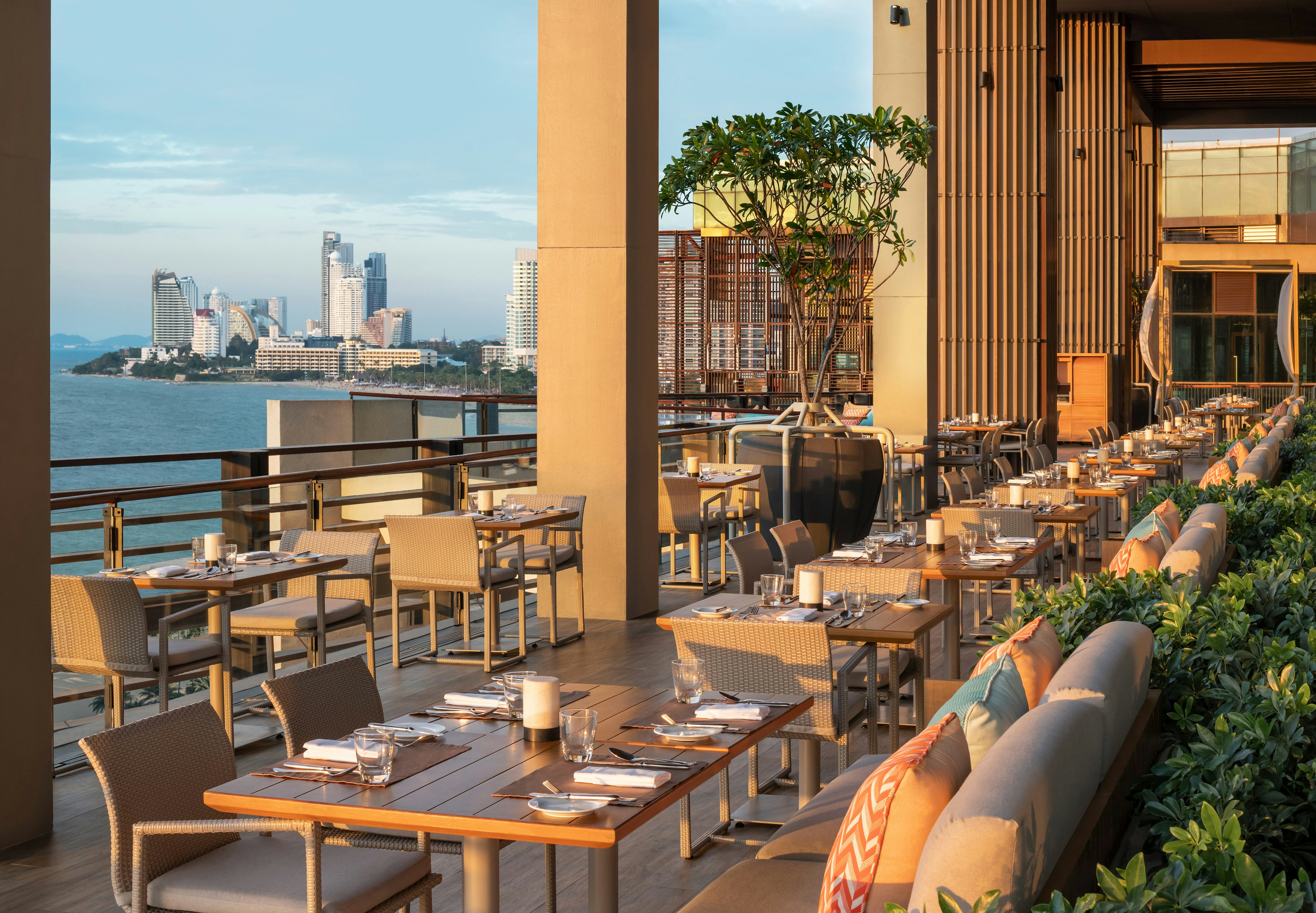 Hilton Pattaya 51/80