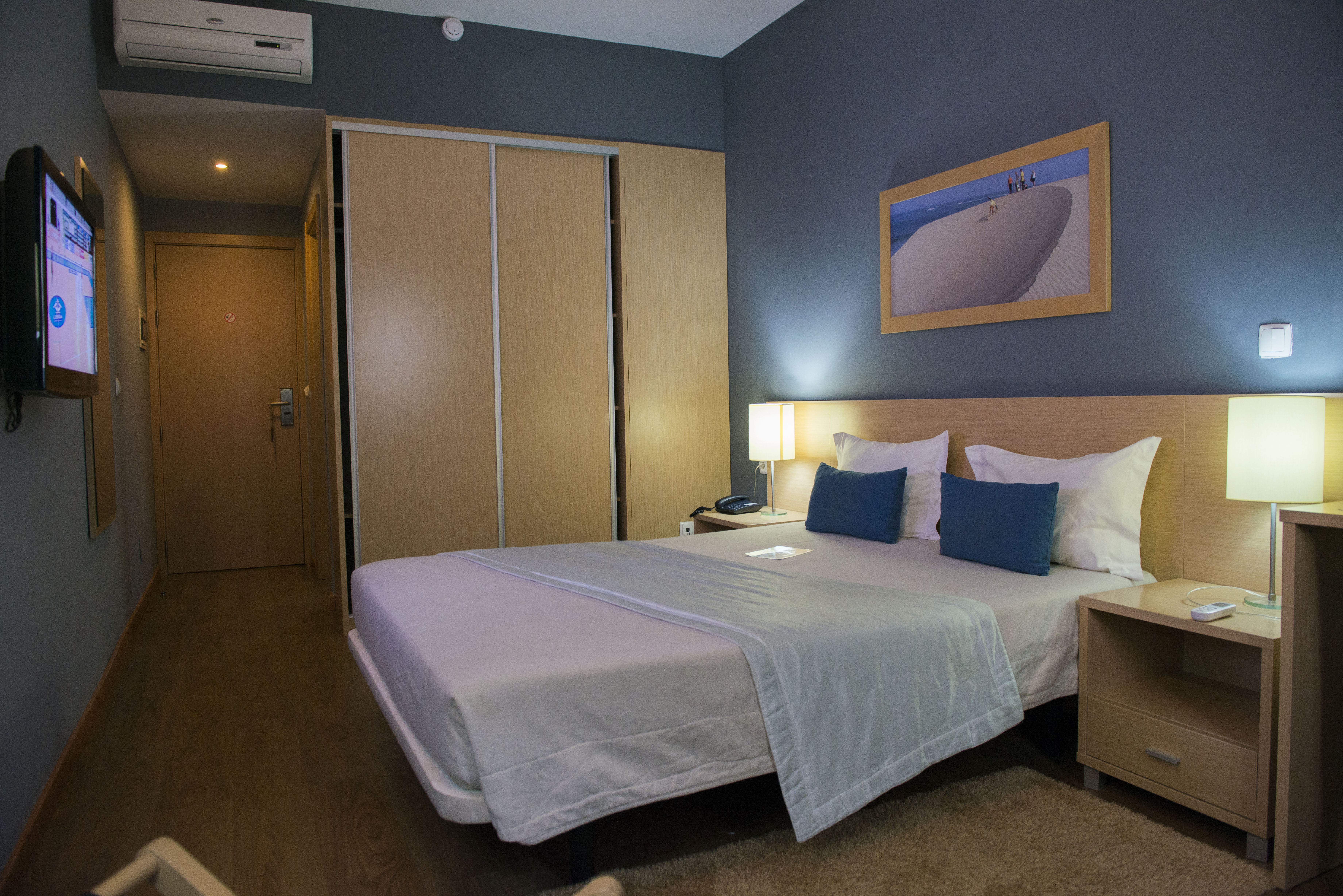 غرفة قياسية بسرير مزدوج