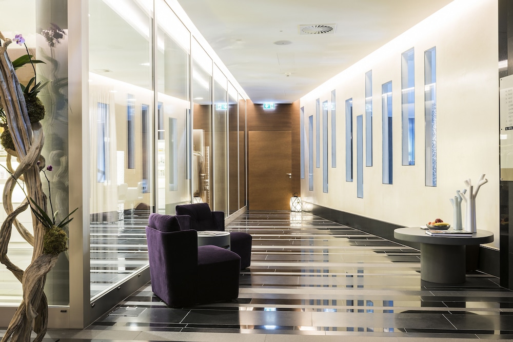 Royal Savoy Hotel and Spa Lausanne 73/84