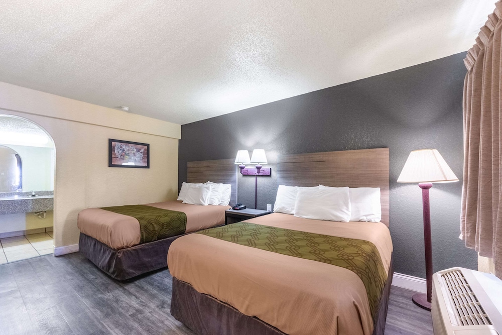 Econo Lodge San Marcos University Area 22/31
