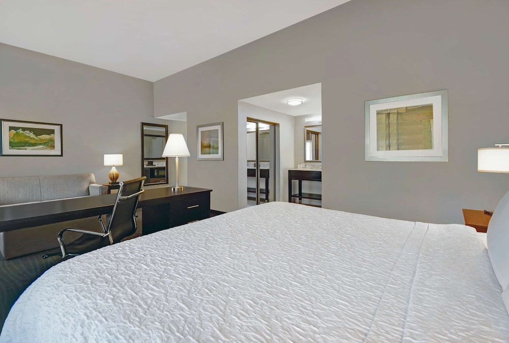 Hampton Inn And Suites Robbinsville 27/57