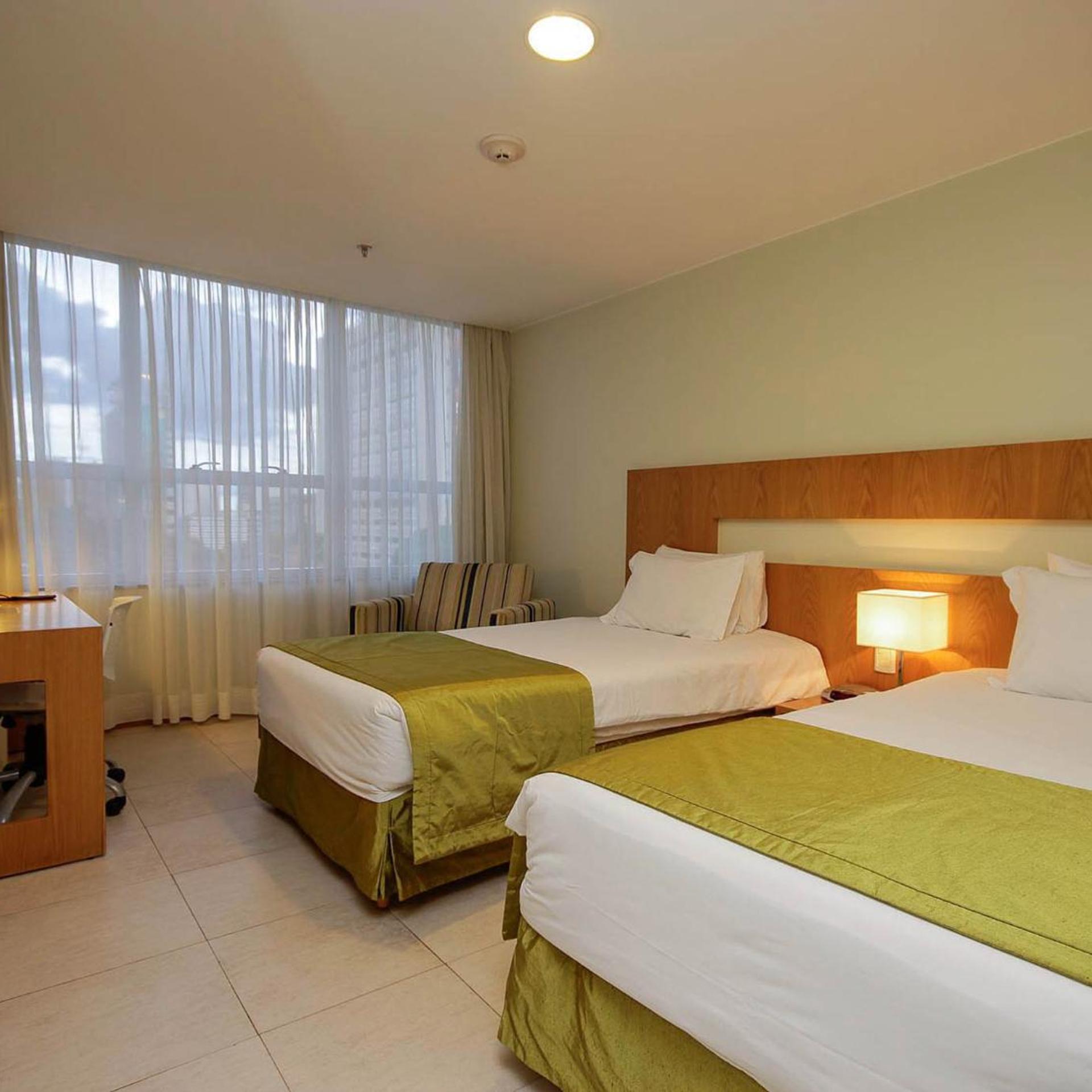 NAOUM HOTEL 10/25