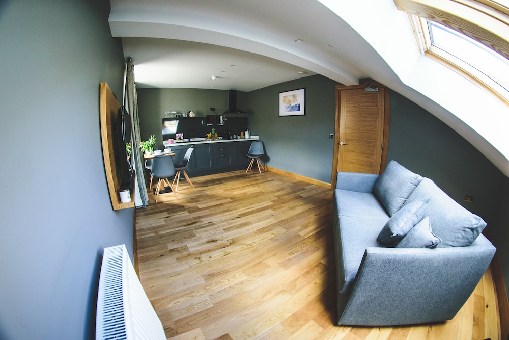 Mono Suites 23/30