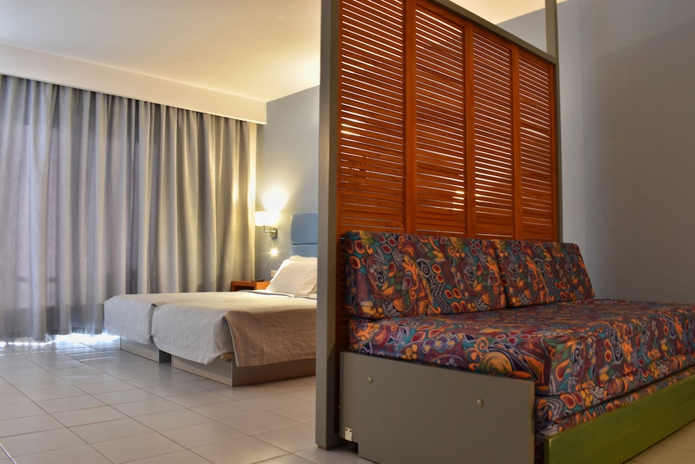Caravel Apartment Hotel 12/44