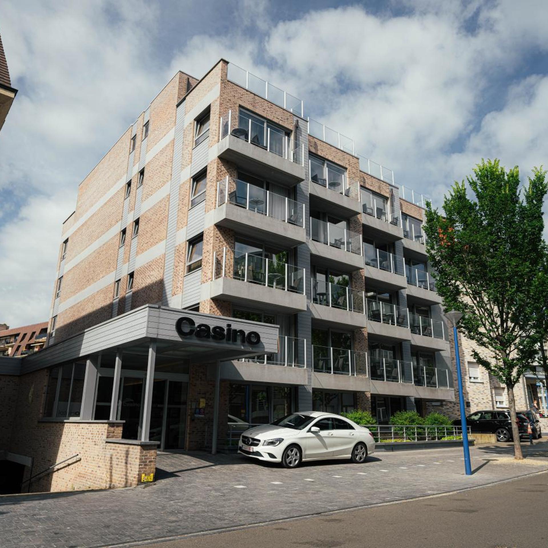 Casino Hotel 42/50