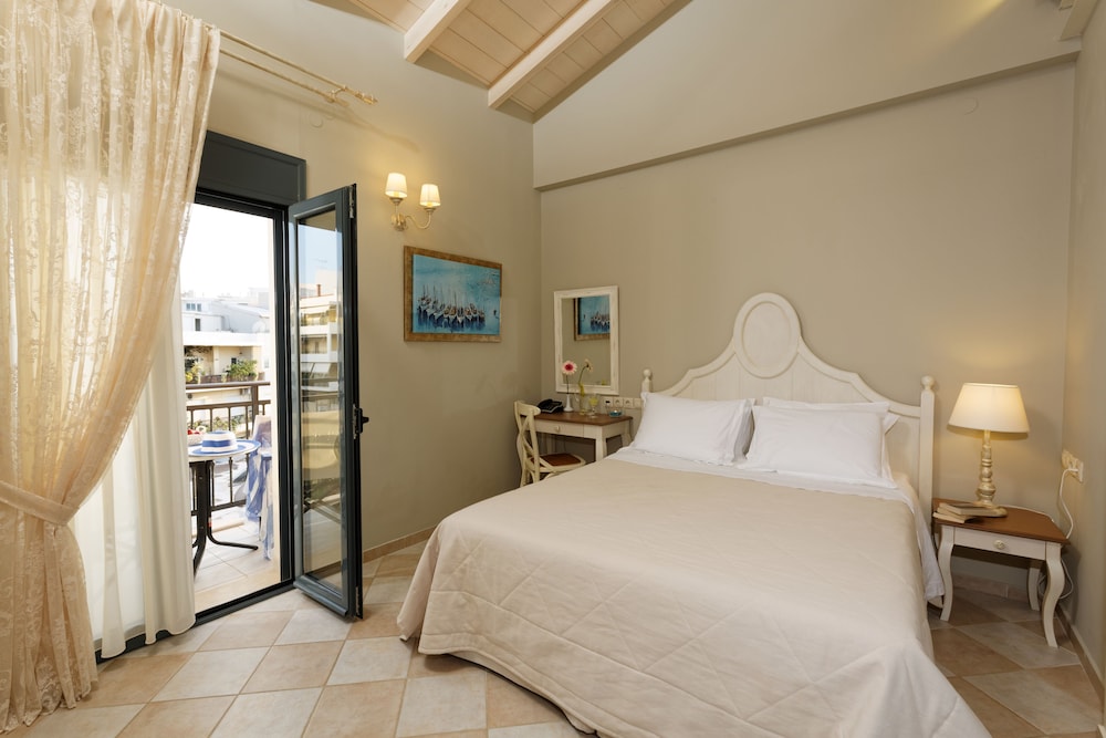 Ionia Suites 9/40