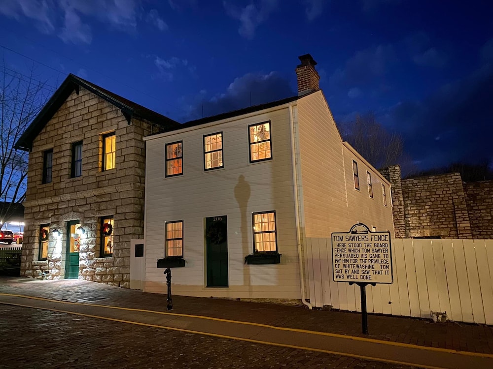 Riverside Inn 3/60