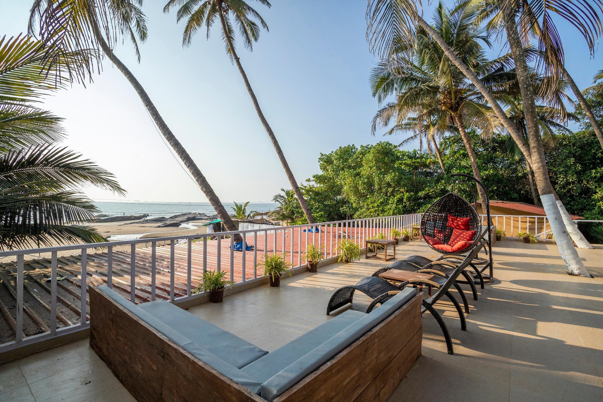 Antares Beach Resort 14/15