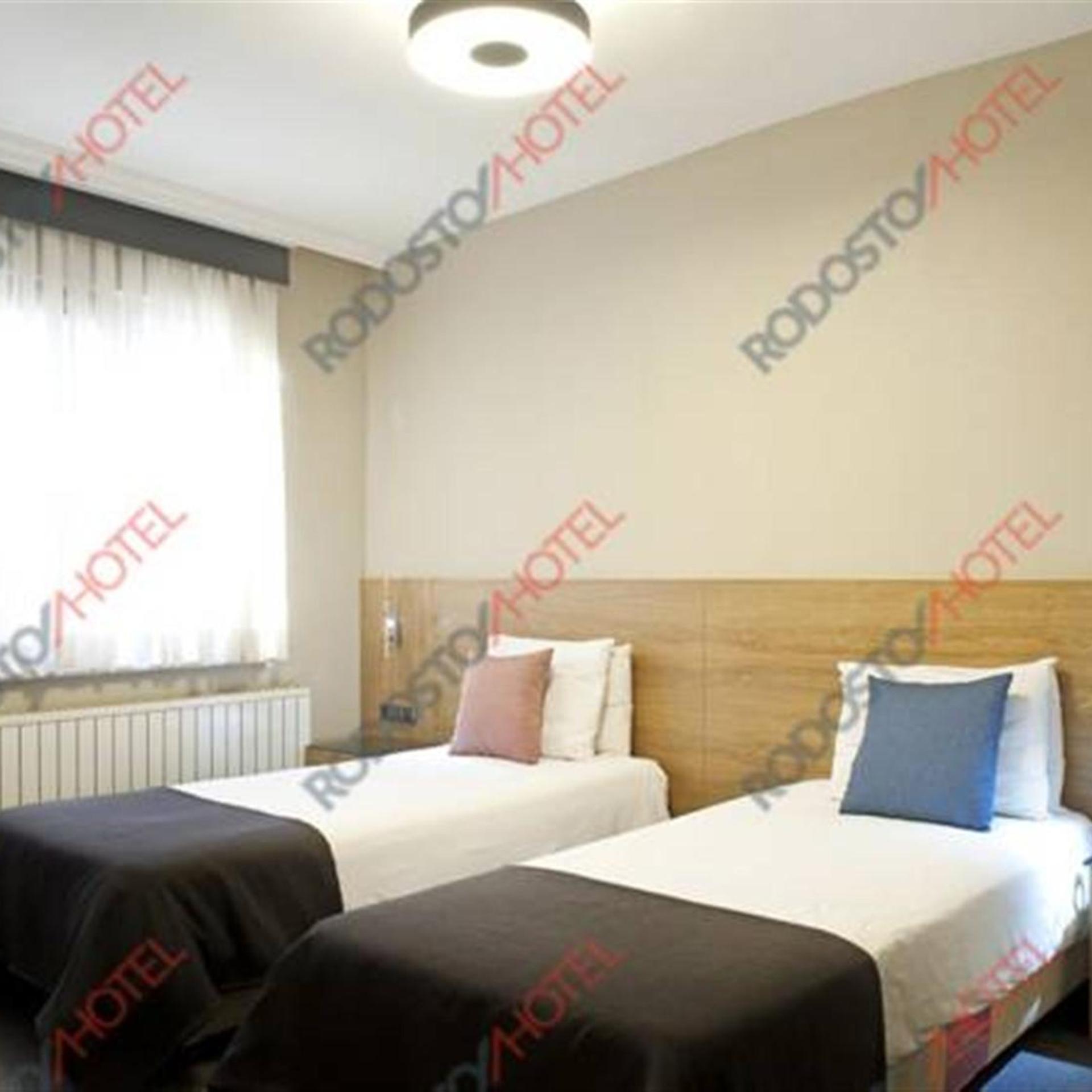 Room, Triple