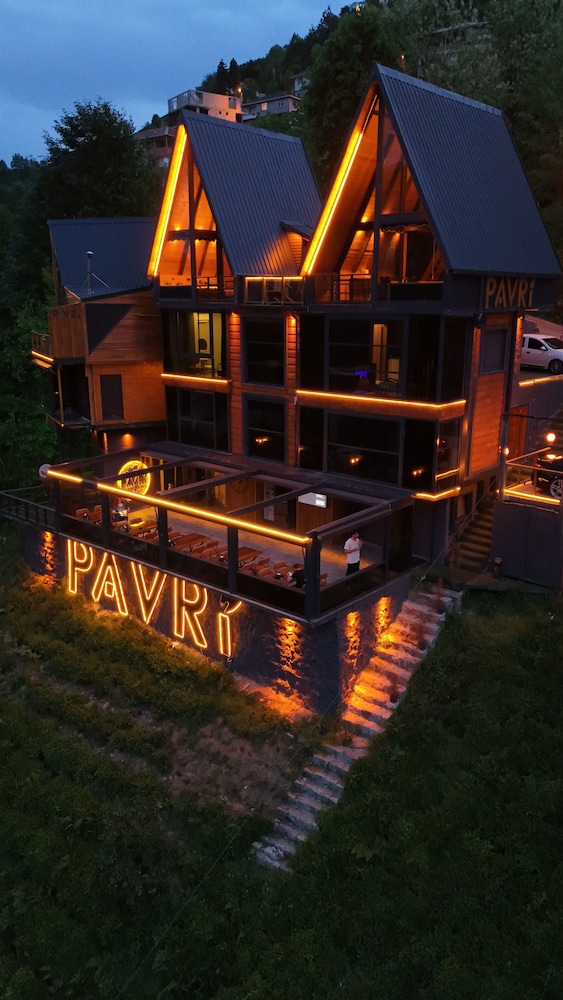 Pavri Suit Bungalov 2/49