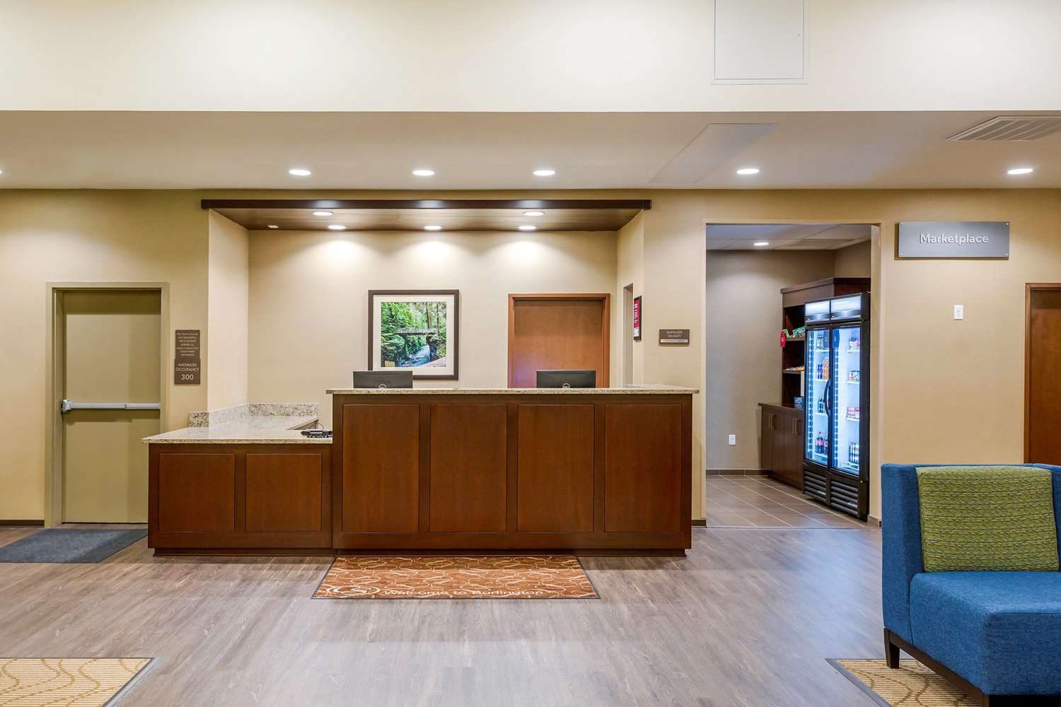 Comfort Suites Burlington Near I-5 3/37