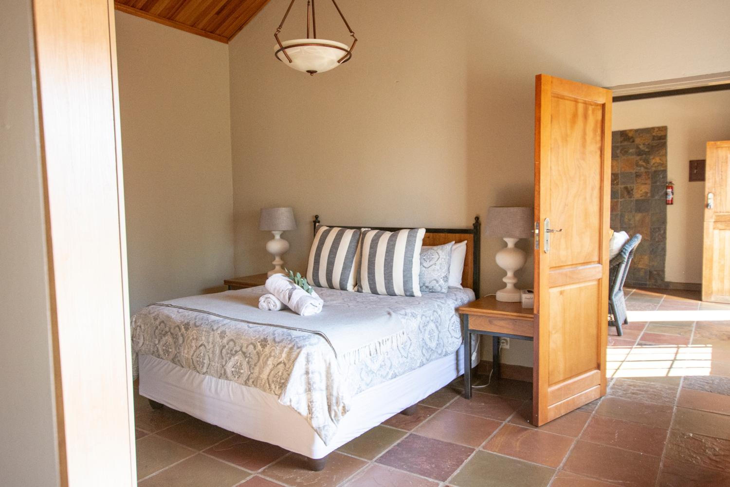 Milorho Lodge 7/50