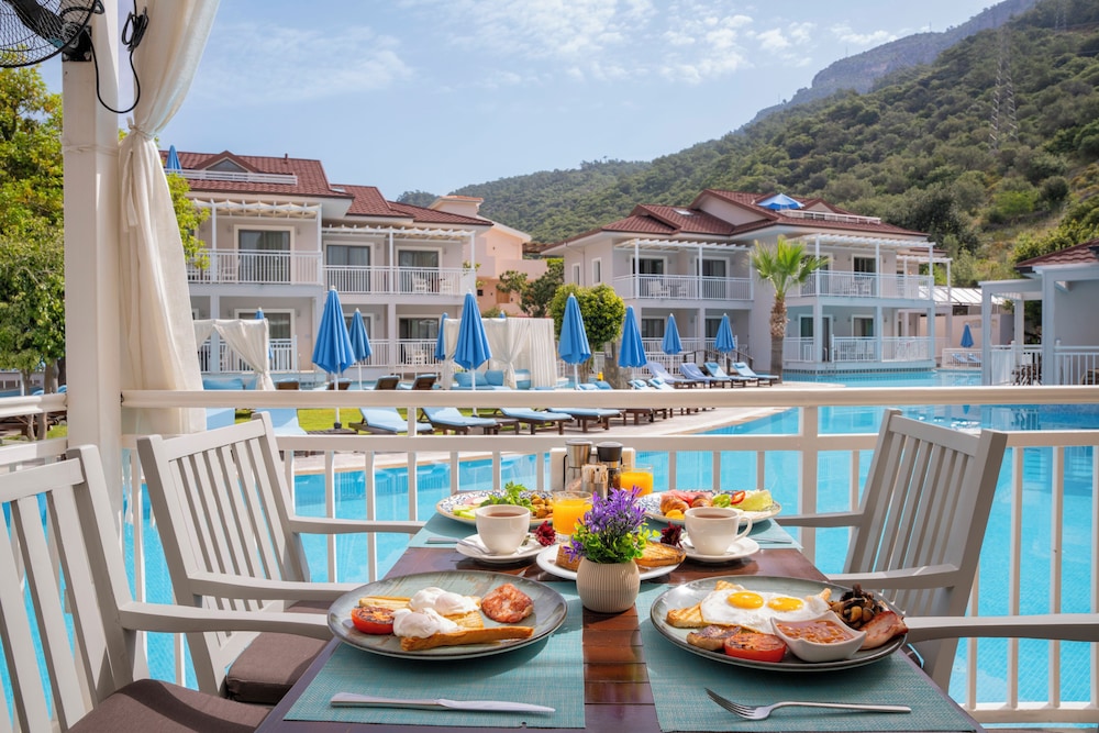 Mozaik Swim Up Hotel and Apartments 36/50