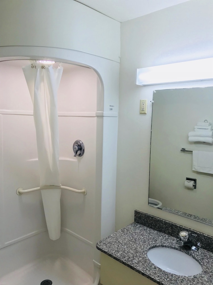 Americas Best Value Inn Lake City 24/45
