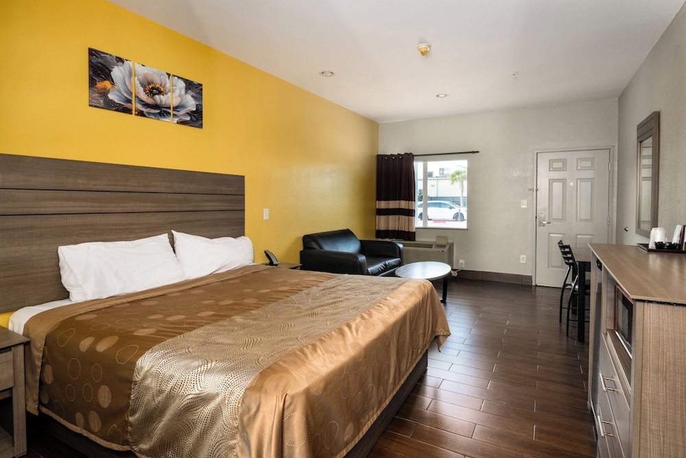 STANDARD, KING BED