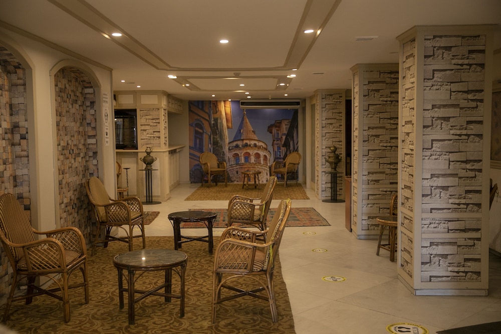 Hali 27/50