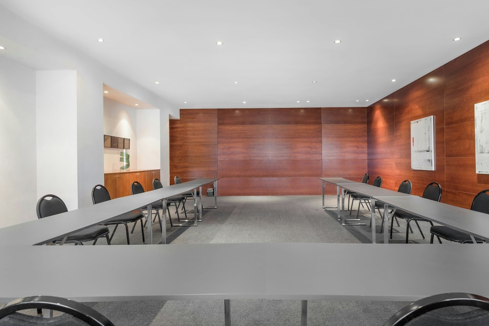 AC Hotel Alcala de Henares by Marriott 8/50