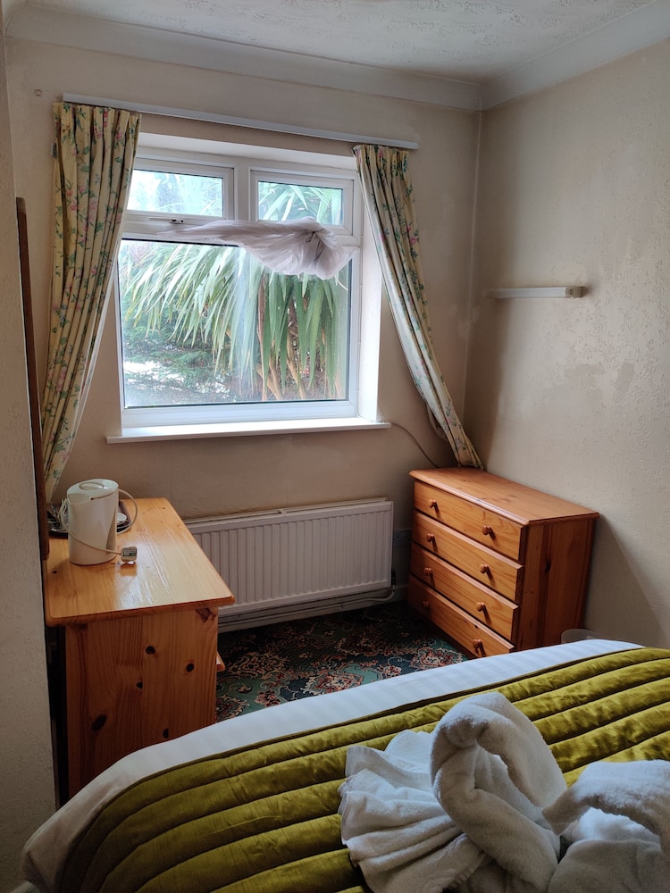 Inglewood Palm Hotel, Abbey Sands Torquay 20/32