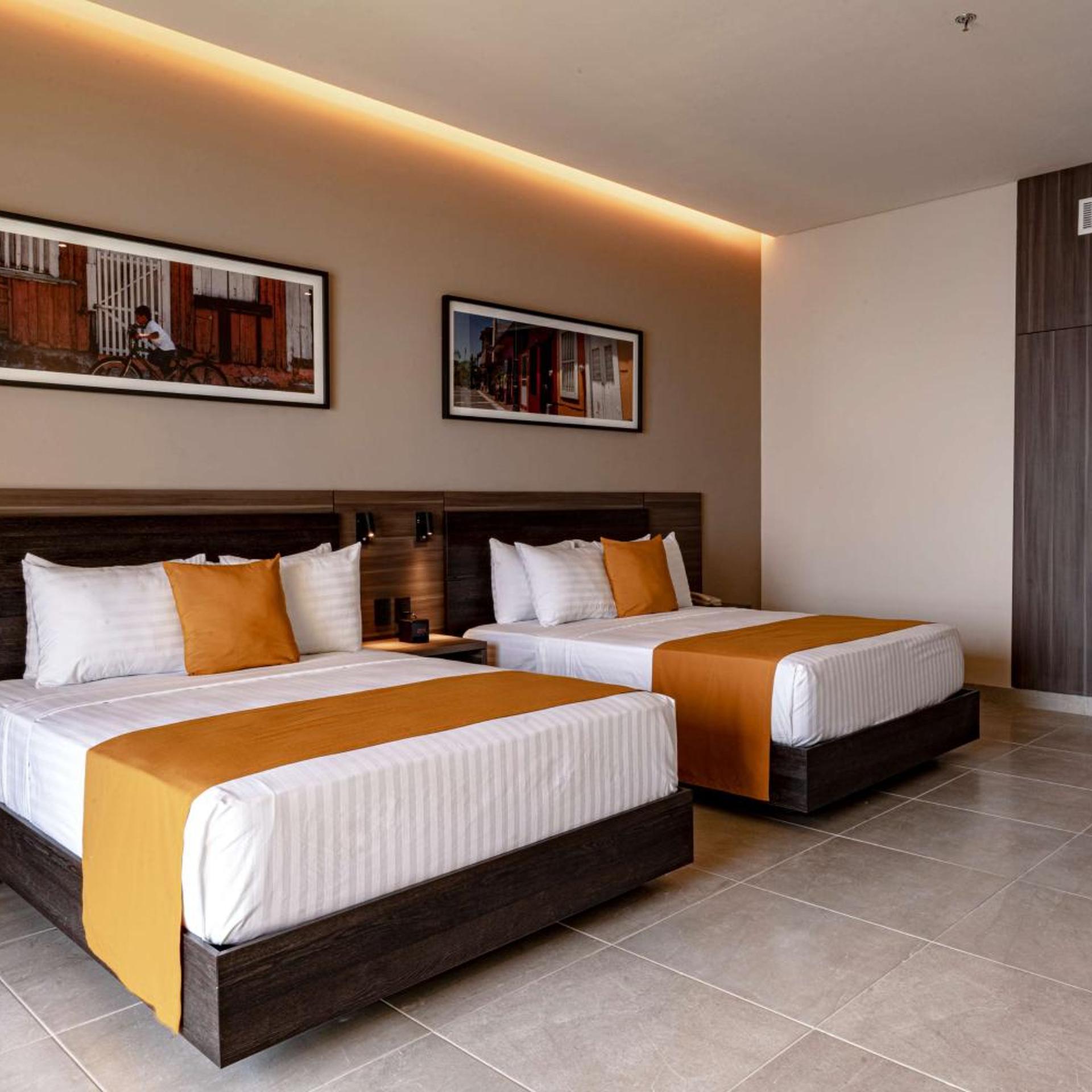 Room, 2 Queen Beds, Partial Ocean View