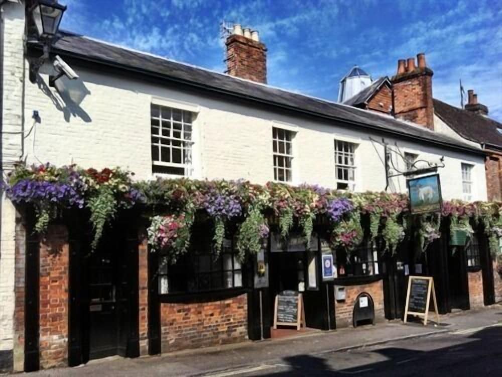 The Lamb Inn 2/25