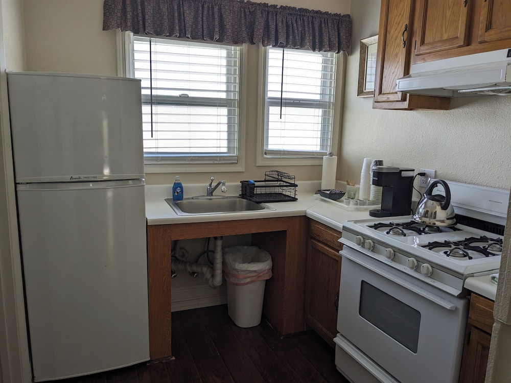 Los Gatos Garden Inn Hotel 48/50