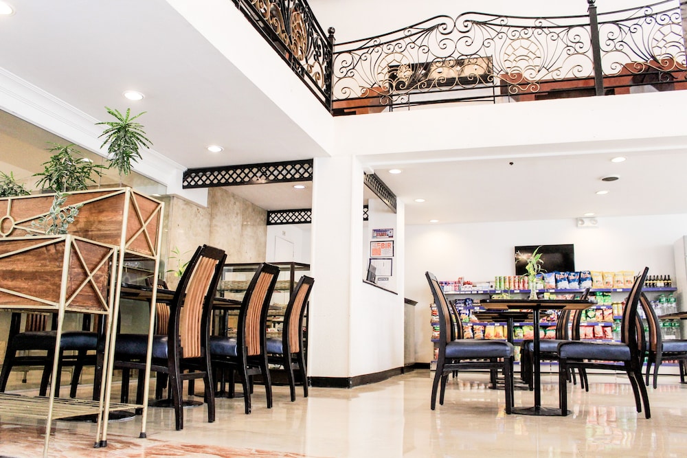 LAS PALMAS HOTEL DE MANILA 35/39