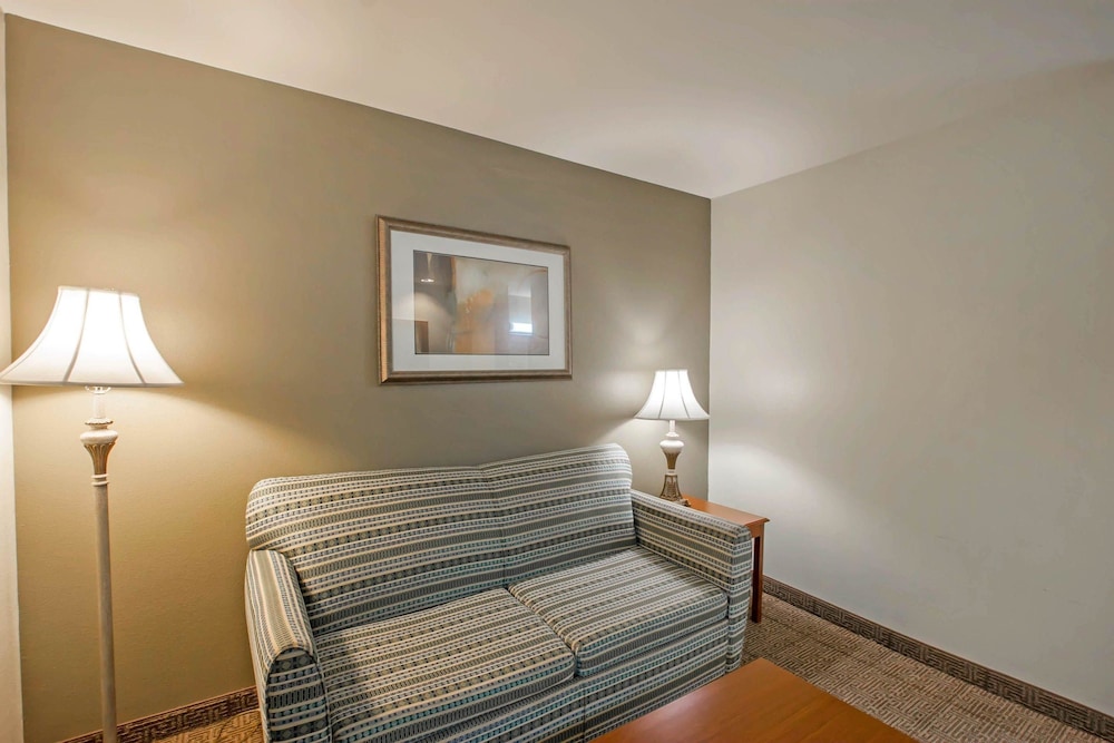 Quality Inn and Suites Germantown North 18/37