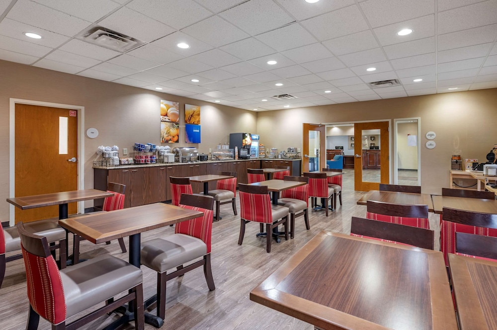 Comfort Inn Louisville Southwest 27/34