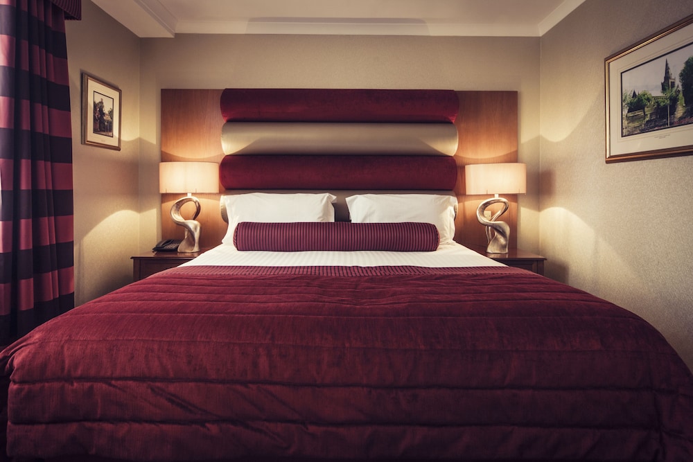 CLUB, KING BED, BALCONY
