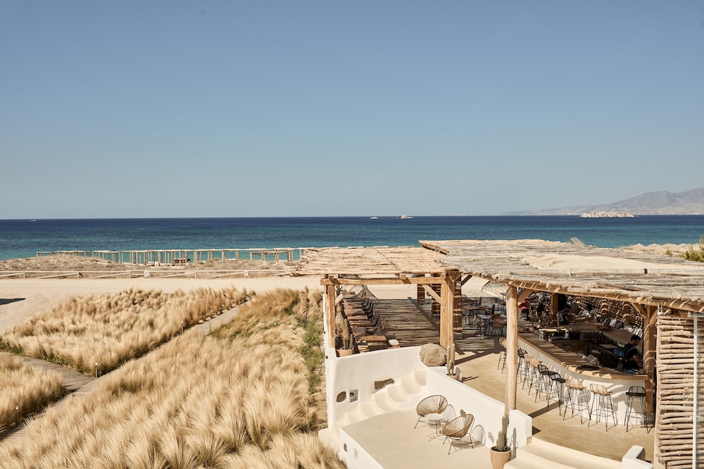 NAXIAN ON THE BEACH 39/50